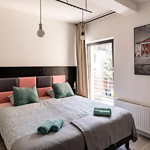  Hotel apartamentowy Cooltour
